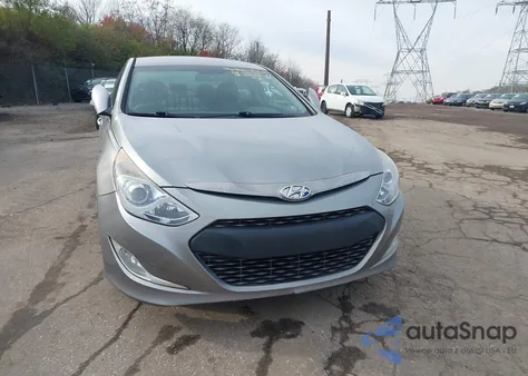 2011 Hyundai Sonata Hybrid z USA, uszkodzony, nr VIN KMHEC4A48BA006546